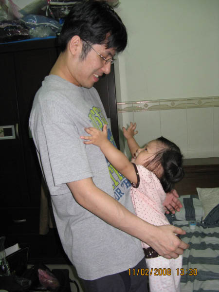 小豬豬愛死把拔~~~~ 把拔~~快抱抱, 愛死你了~~~~