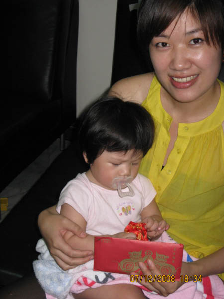 Helen 阿姨送紅包過來喔~~~~