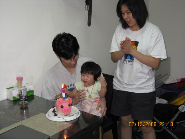 小豬豬生日快樂喔~~~~